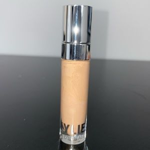 Kylie cosmetics concealer in shade peanut